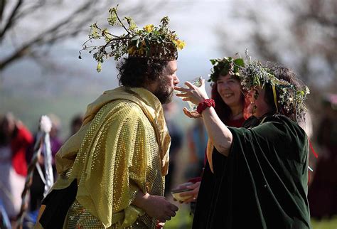 Pagan handfatimg ceremony